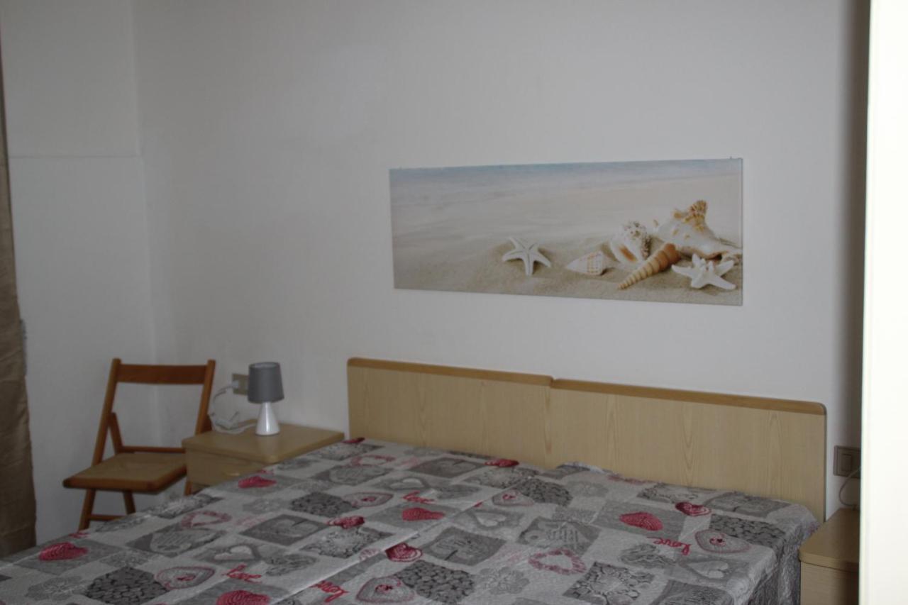 Borgo Spiaggia Vista Mare イーゾラ・ロッサ エクステリア 写真