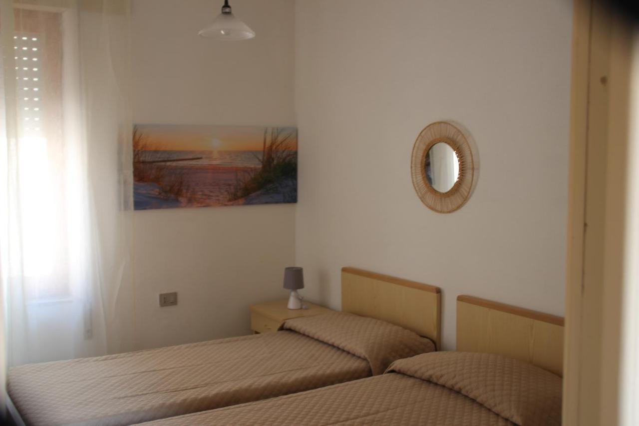 Borgo Spiaggia Vista Mare イーゾラ・ロッサ エクステリア 写真