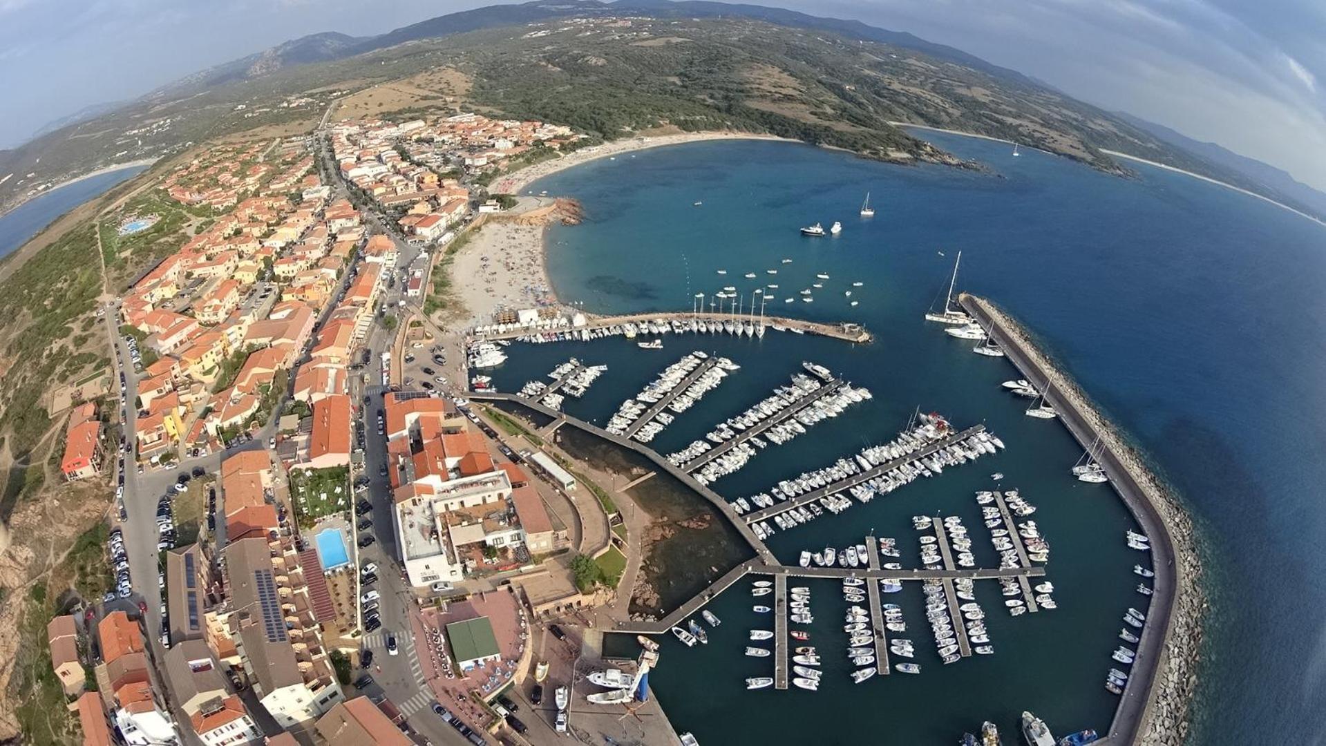 Borgo Spiaggia Vista Mare イーゾラ・ロッサ エクステリア 写真