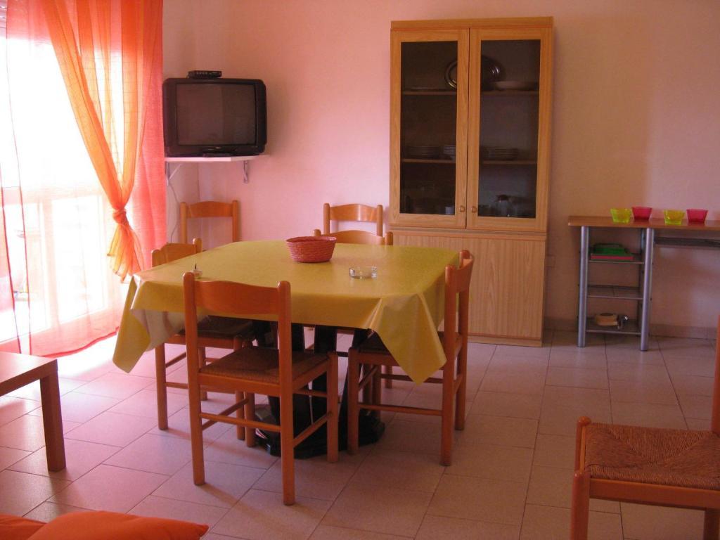 Borgo Spiaggia Vista Mare イーゾラ・ロッサ 部屋 写真