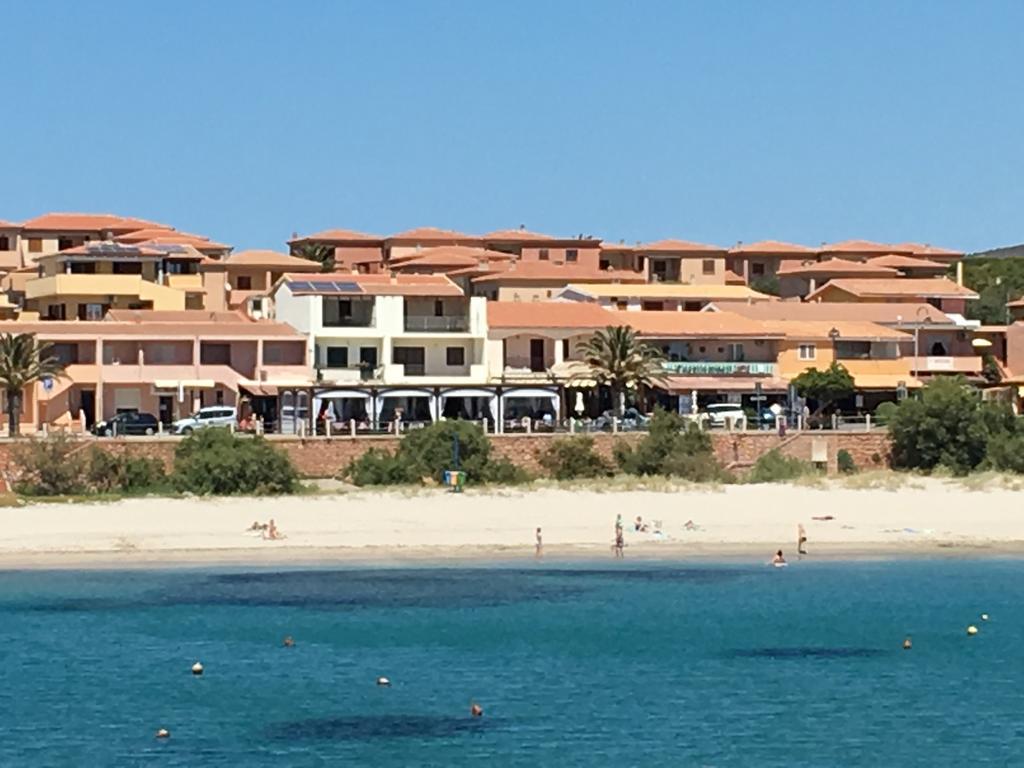 Borgo Spiaggia Vista Mare イーゾラ・ロッサ エクステリア 写真