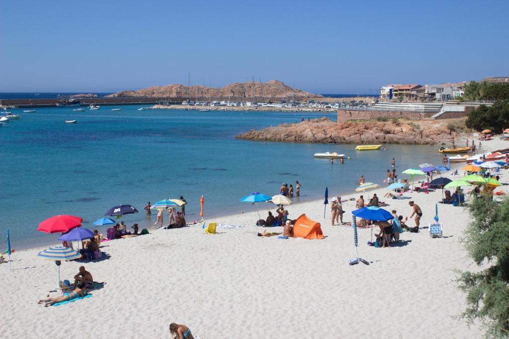 Borgo Spiaggia Vista Mare イーゾラ・ロッサ エクステリア 写真